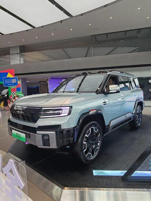 重庆334比亚迪方程豹硬派越野的爆款，英菲尼迪35周年与你共成长